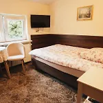 Noclegi Hostel *