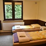 Noclegi Hostel *