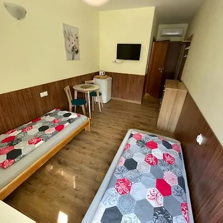 Noclegi 루다 실롱스카