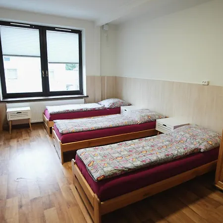 Noclegi Hostal