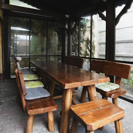 Noclegi Hostal
