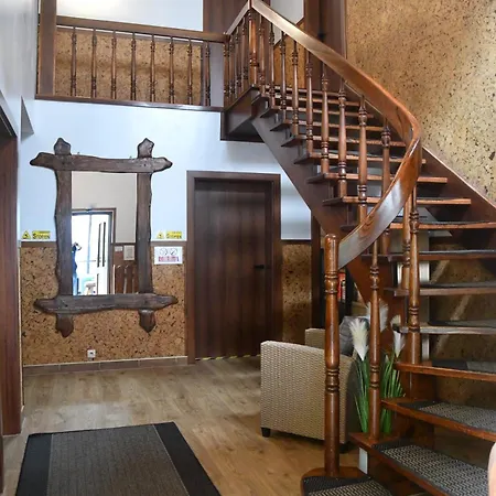 호스텔 Noclegi 루다 실롱스카